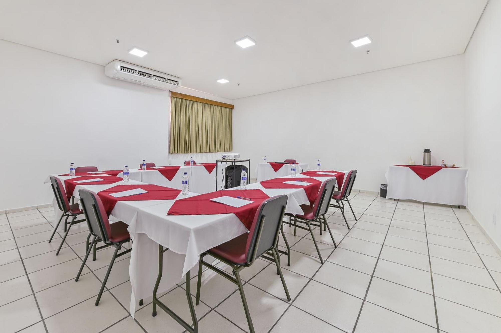 Hotel Nacional Inn לימריה מראה חיצוני תמונה