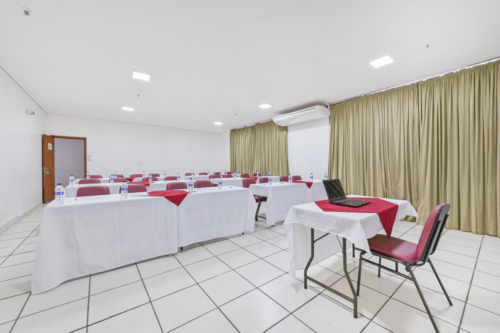 Hotel Nacional Inn לימריה מראה חיצוני תמונה